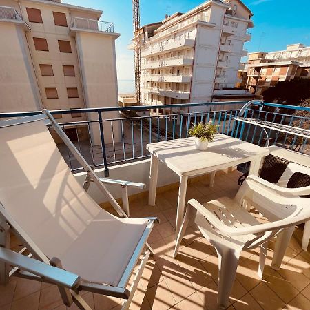 App4Rent Saturno 4 - Family Apartment, Wifi, Parking Lido di Jesolo Exteriör bild