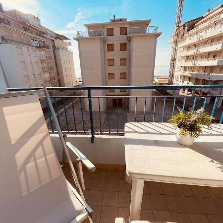 App4Rent Saturno 4 - Family Apartment, Wifi, Parking Lido di Jesolo Exteriör bild
