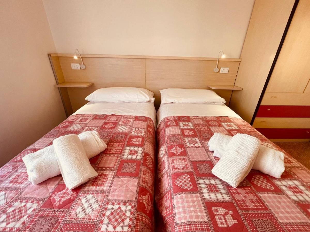 App4Rent Saturno 4 - Family Apartment, Wifi, Parking Lido di Jesolo Exteriör bild