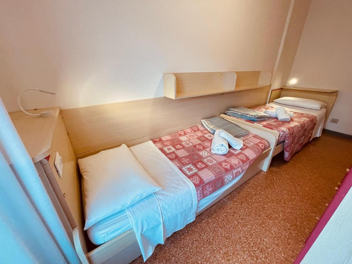 App4Rent Saturno 4 - Family Apartment, Wifi, Parking Lido di Jesolo Exteriör bild
