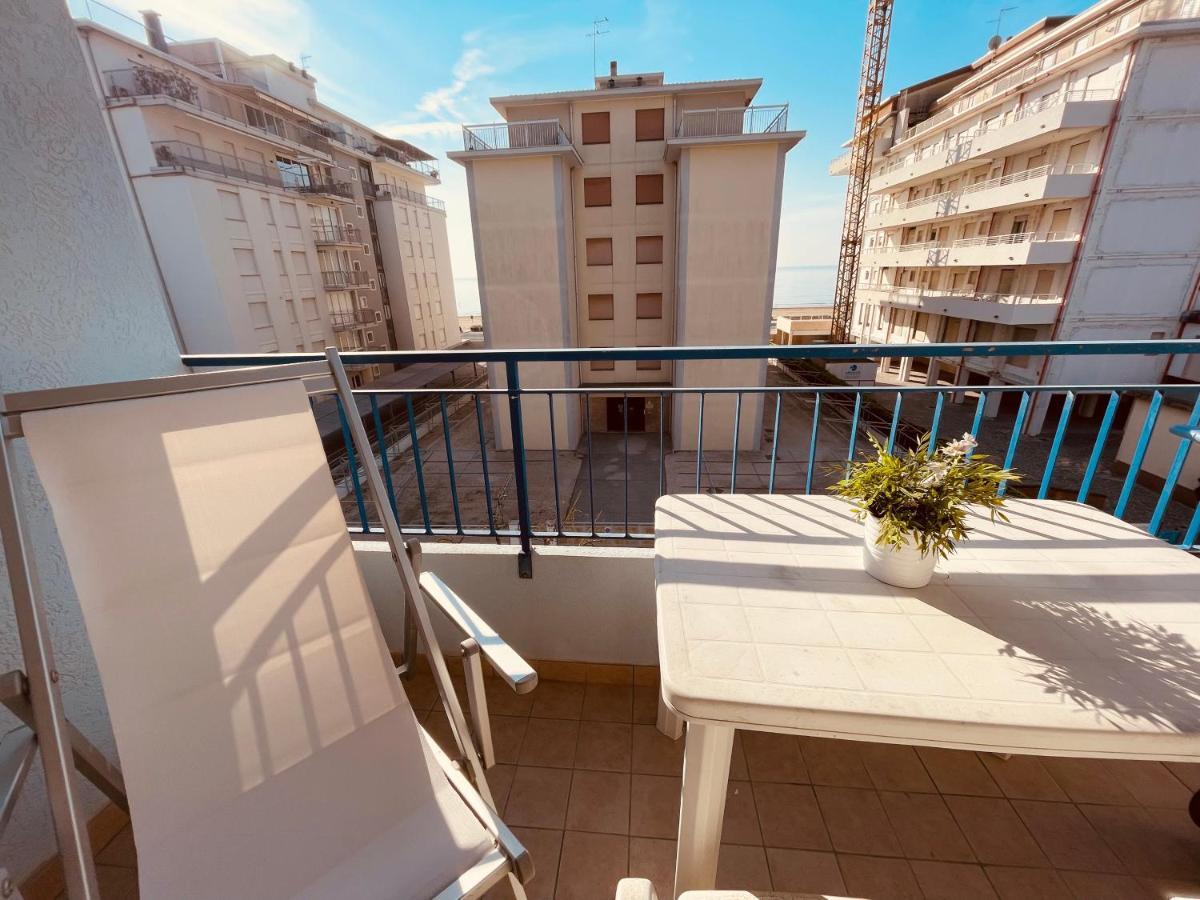App4Rent Saturno 4 - Family Apartment, Wifi, Parking Lido di Jesolo Exteriör bild