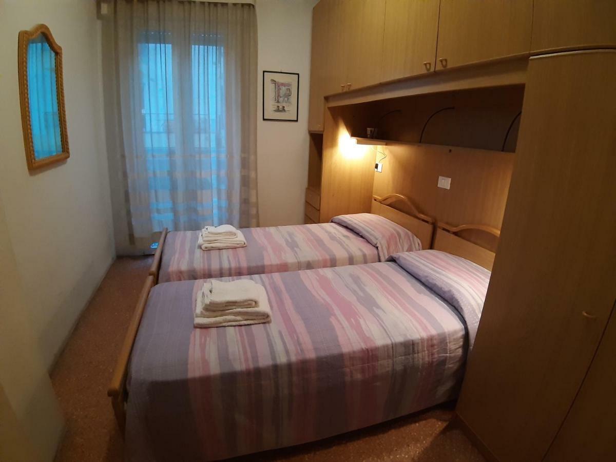 App4Rent Saturno 4 - Family Apartment, Wifi, Parking Lido di Jesolo Exteriör bild