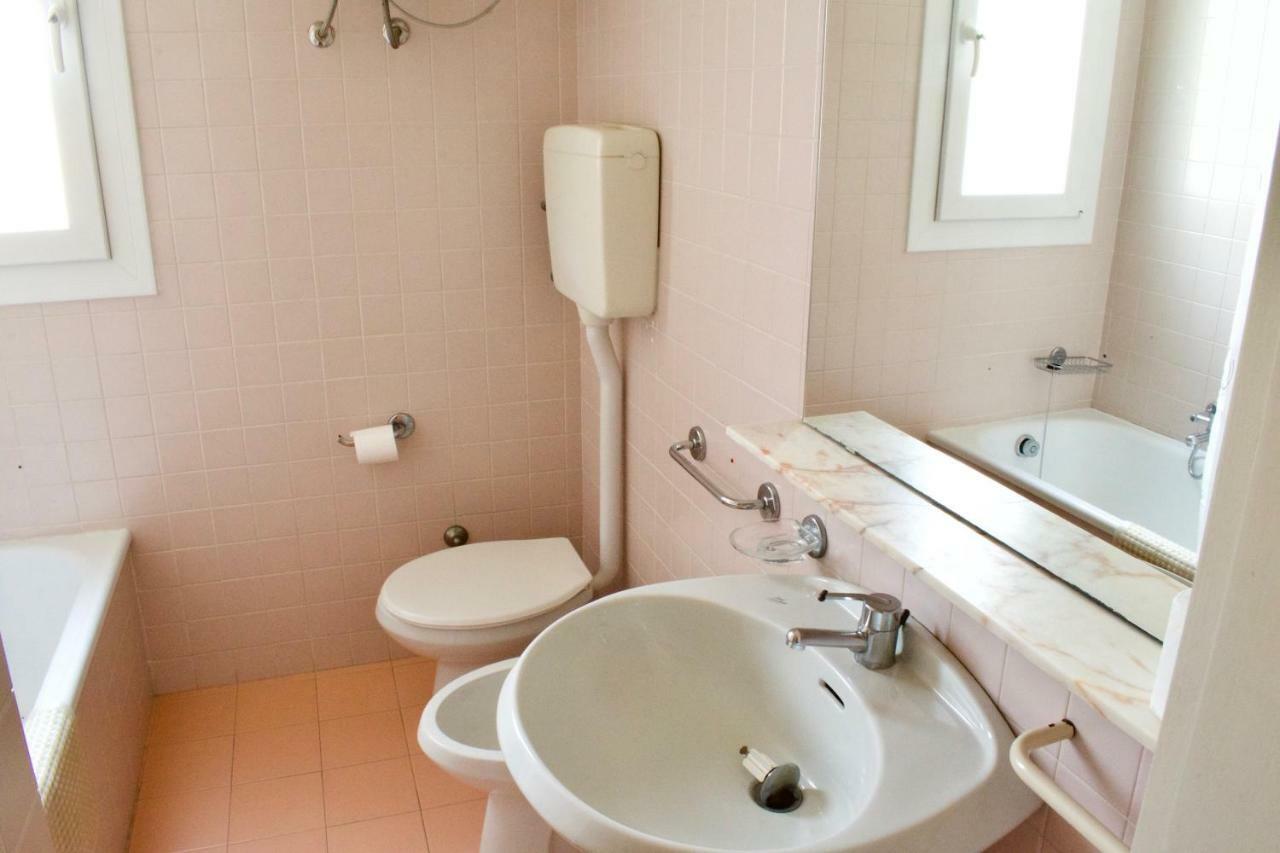 App4Rent Saturno 4 - Family Apartment, Wifi, Parking Lido di Jesolo Exteriör bild