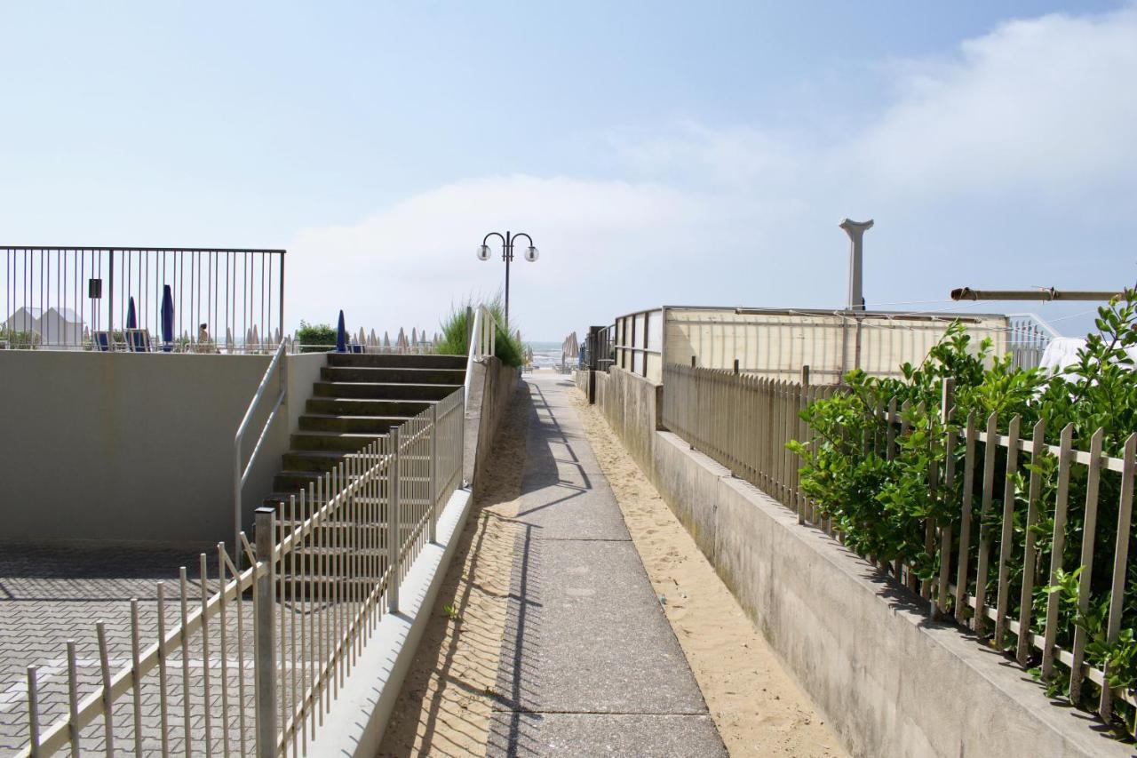 App4Rent Saturno 4 - Family Apartment, Wifi, Parking Lido di Jesolo Exteriör bild