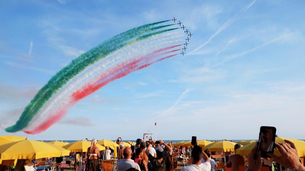 App4Rent Saturno 4 - Family Apartment, Wifi, Parking Lido di Jesolo Exteriör bild