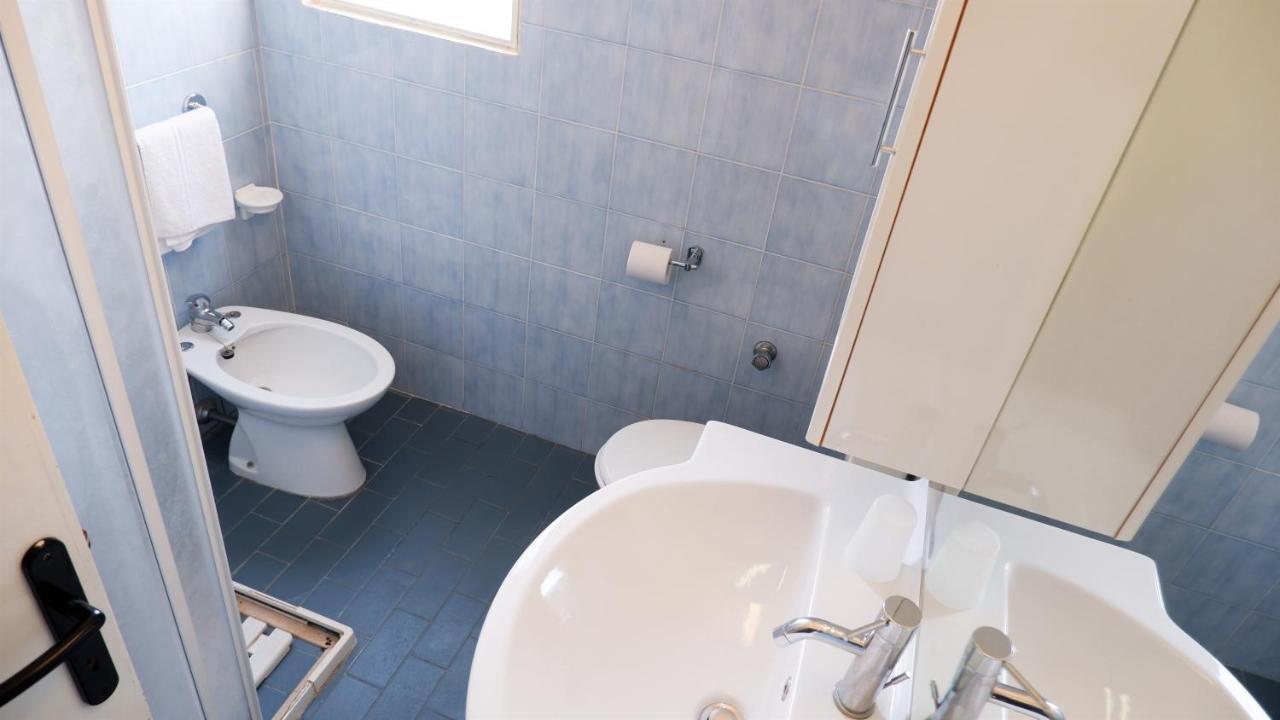 App4Rent Saturno 4 - Family Apartment, Wifi, Parking Lido di Jesolo Exteriör bild